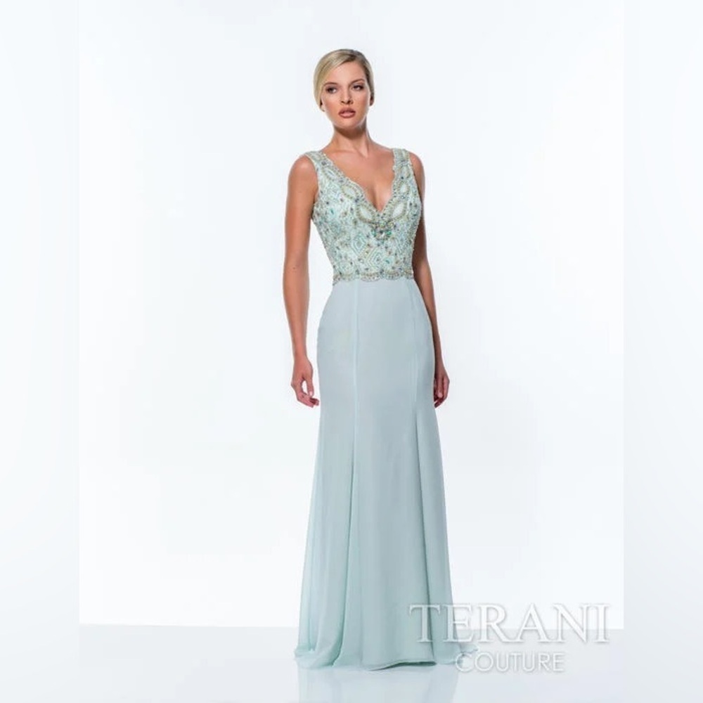NWT Terani Couture Evening Gown Formal Dress 151E0259 Beaded V-neck light green
